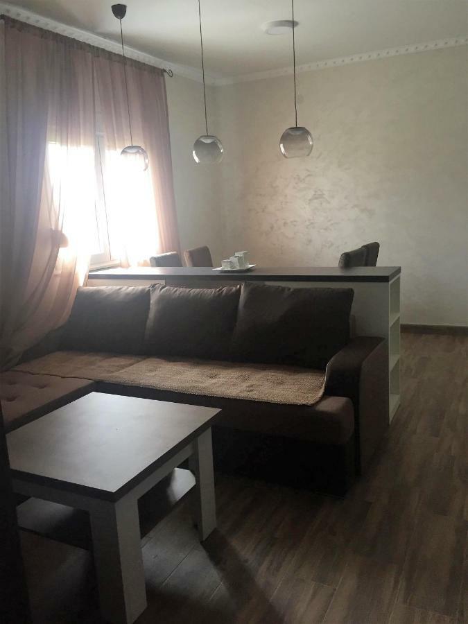 Eko Apartmani Krackovic Golubovci エクステリア 写真