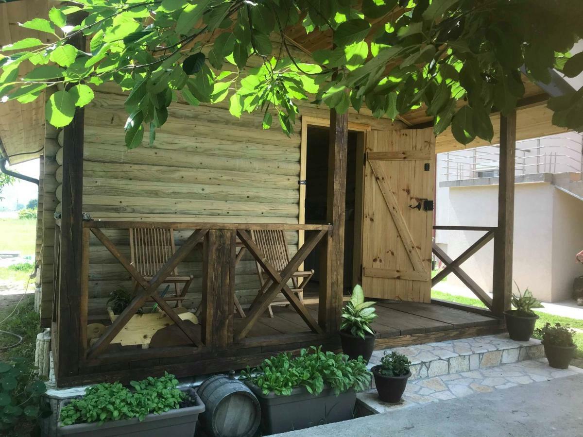 Eko Apartmani Krackovic Golubovci エクステリア 写真