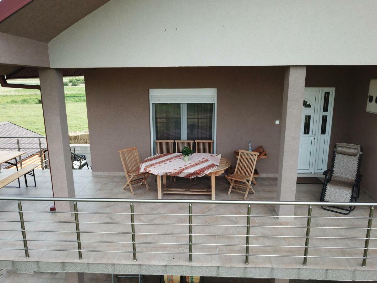 Eko Apartmani Krackovic Golubovci エクステリア 写真